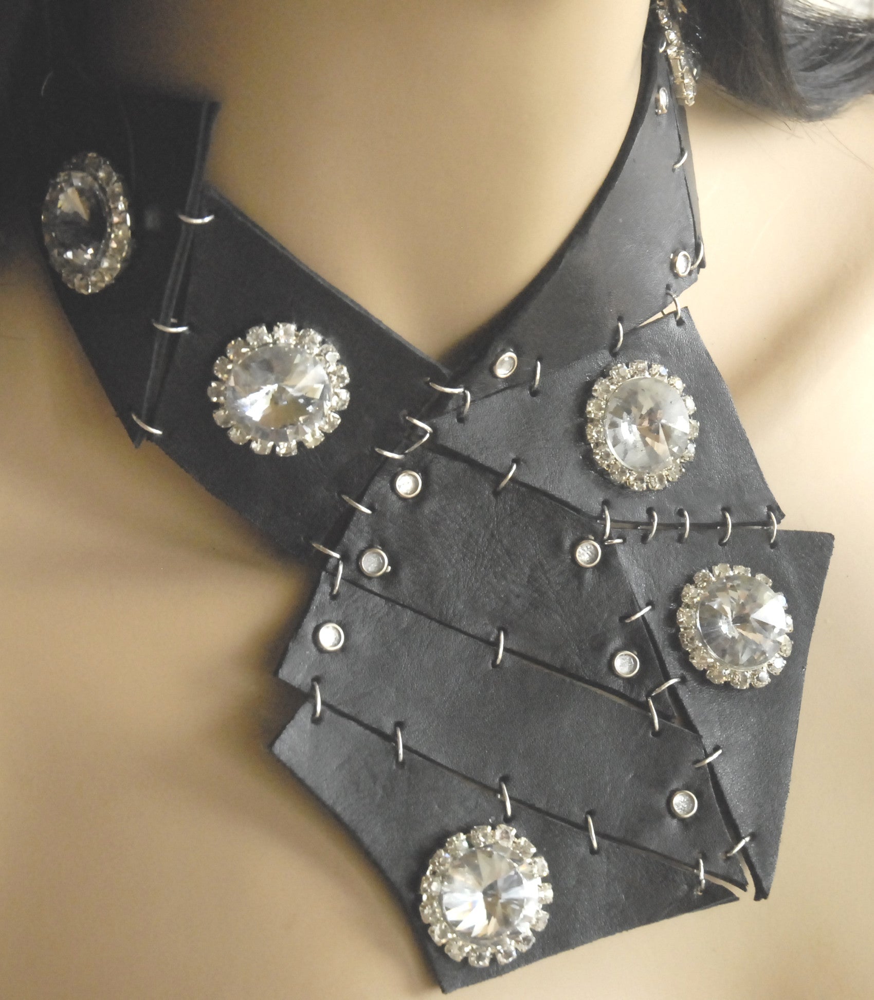 Black leather necklace with fancy diamonds