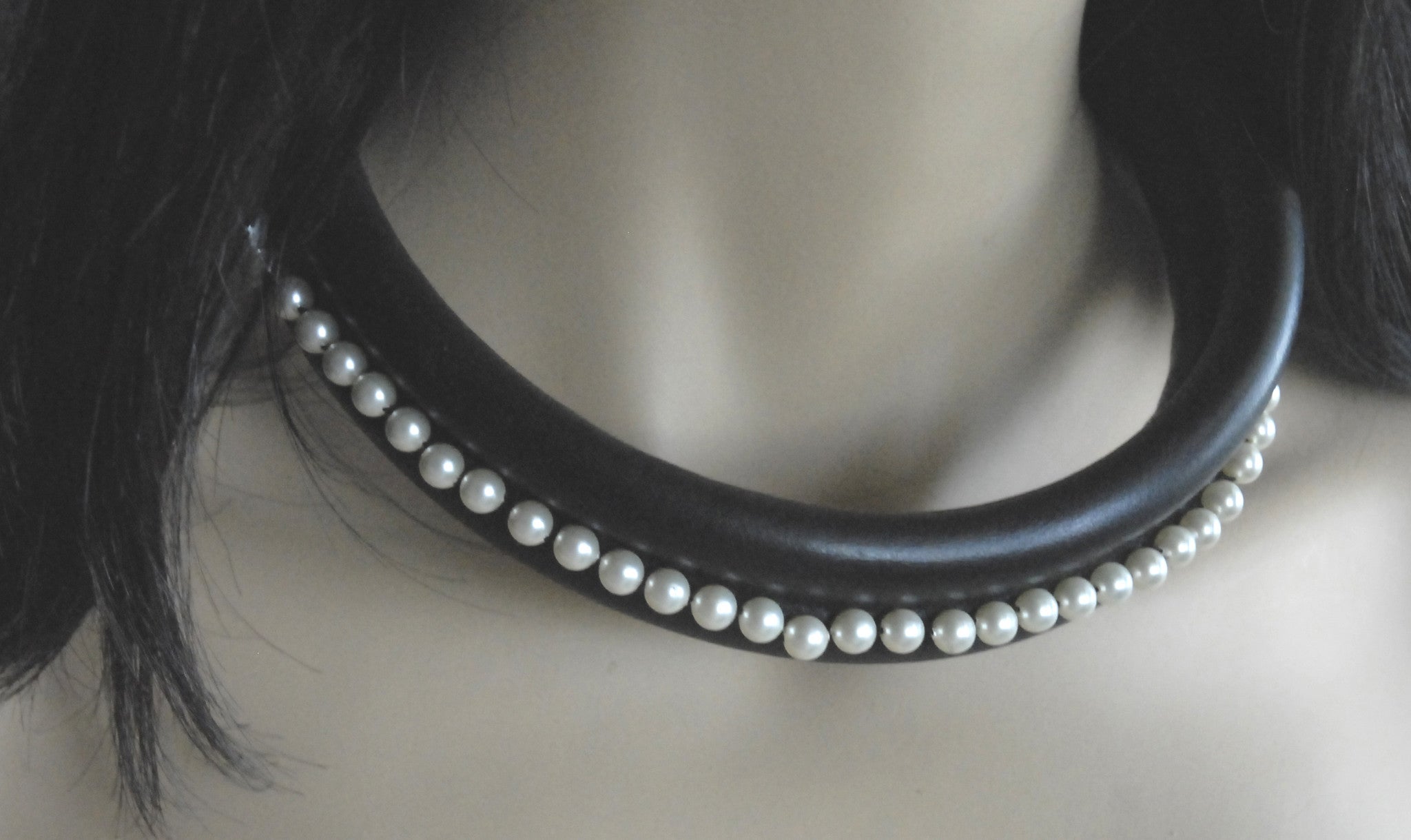 Black leather crystals pearls necklace