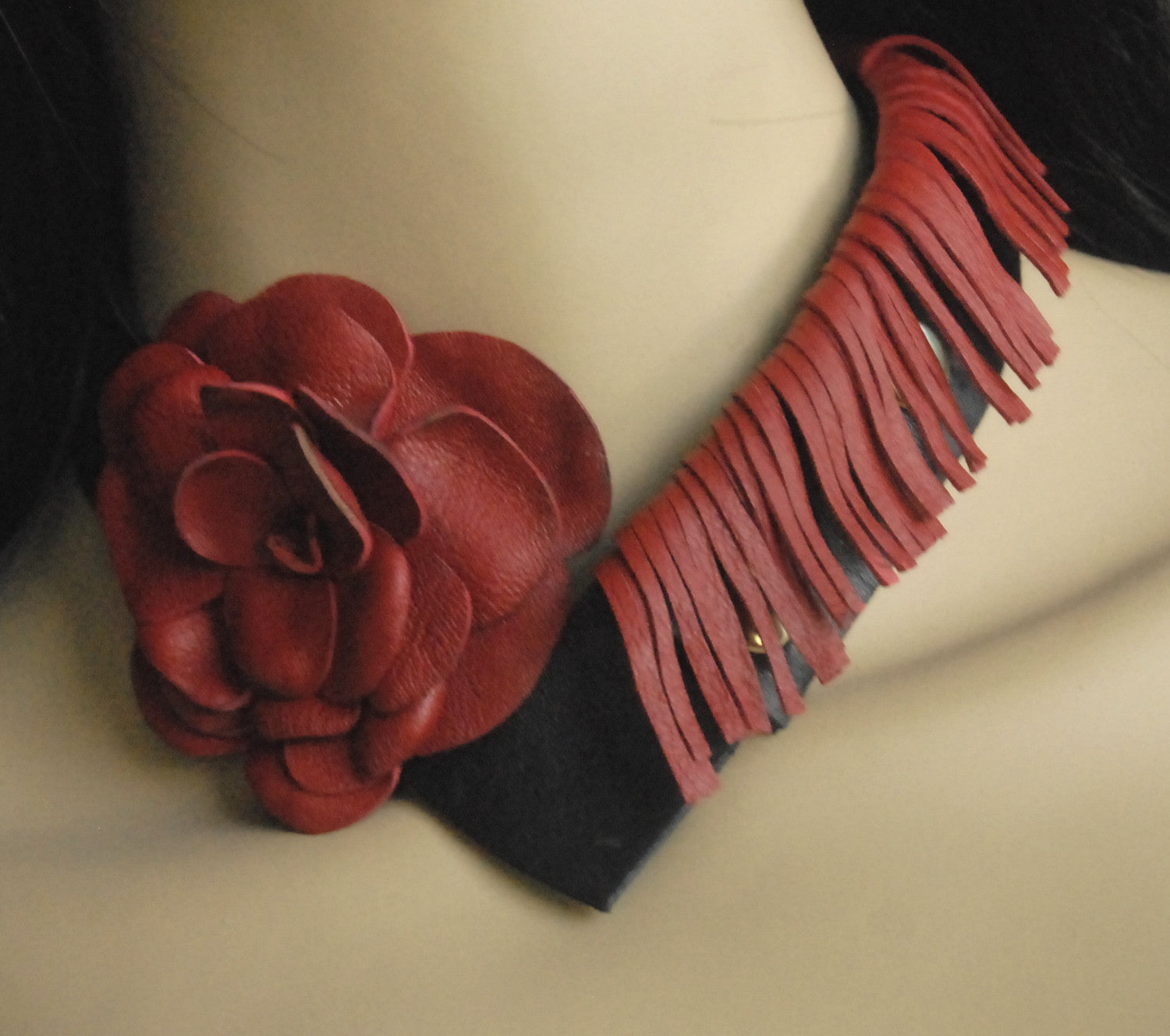 Necklace rose